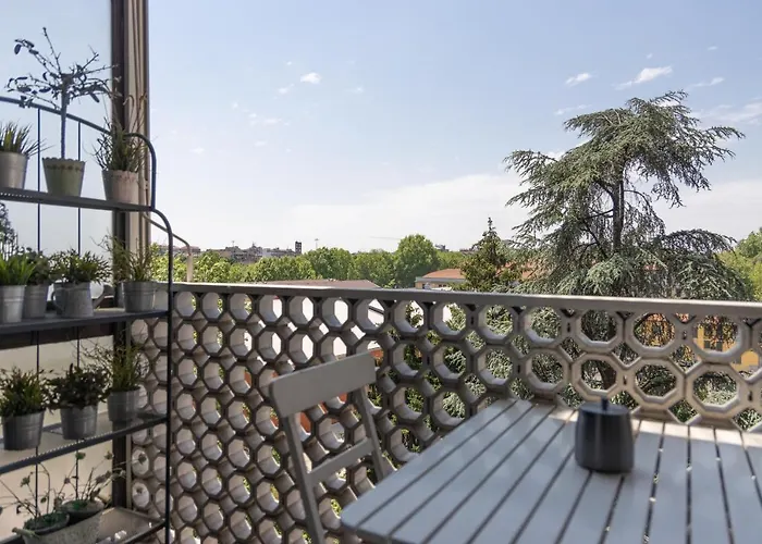 Bocconi Elegante Con Wifi Apartament